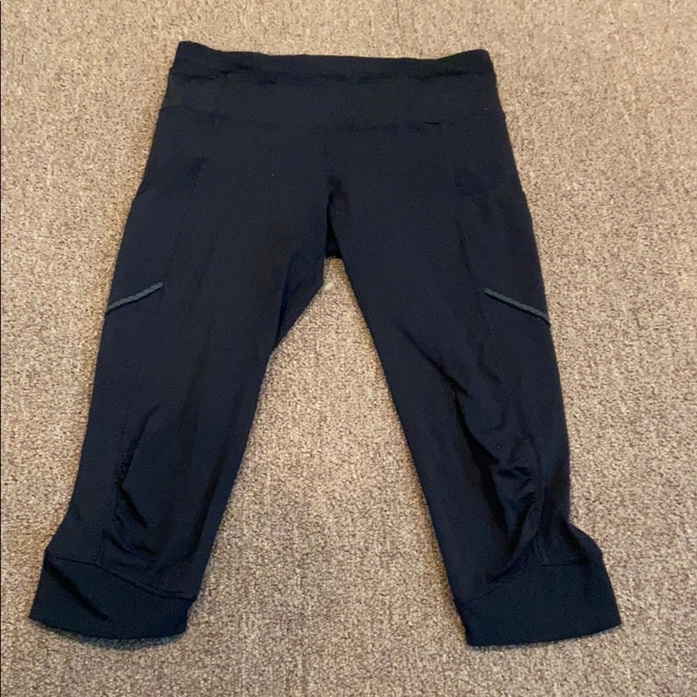 Lululemon black crop leggings